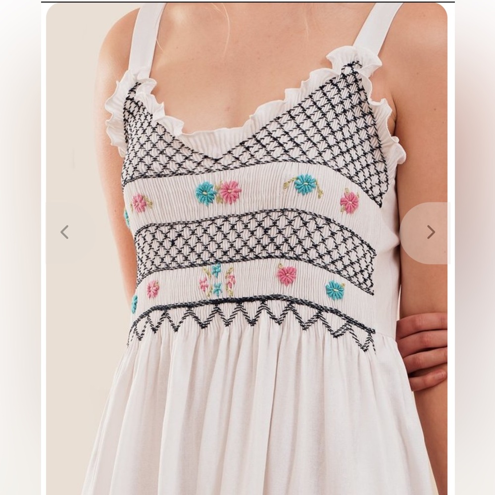 TACH White hand embroidered Smocked Midi Dress with Floral Accents S linen - Picture 7 of 7